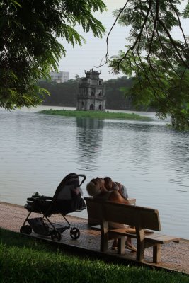 6 am Hoam Kiem lake 5