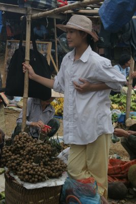 Selling fruit
