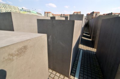 From Holocaust Denkmal