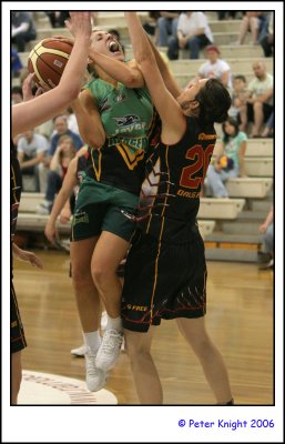 06-11-18 Solid defence 0928_s.jpg