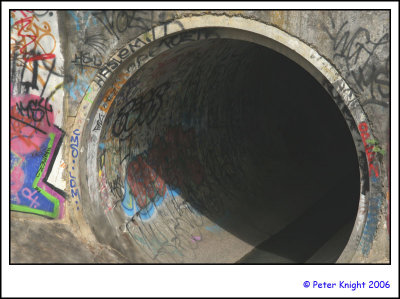 06-11-21-Graffiti-tunnel-0955_s.jpg