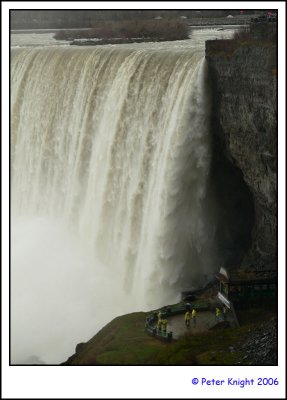 06-12-02 Horseshoe Falls - Niagara  P1070230_s.jpg