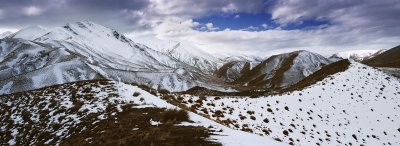 Snow covered ranges in the Lindis Pass, Otago, New Zealand