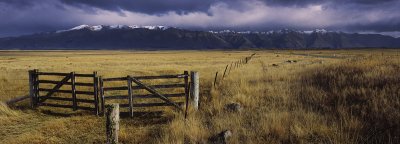 Rustic Gate by the road to Lake Ohau, Canterbury, New Zealand.