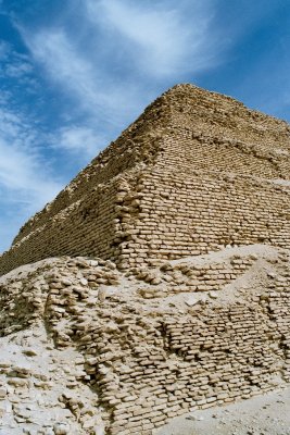 Trinpyramiden, Sakkara