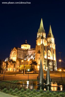 Catedral Fortaleza com monumento primeiro plano_DSC5129.jpg