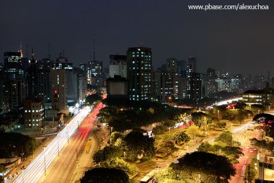 Vista Noturna de So Paulo -  Avenida Vergueiro em direo  Avenida Paulista 0440