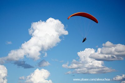 Vôo de parapente no céu de Quixadá_3755