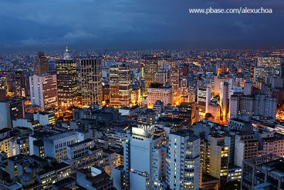 Vista noturna de So Paulo a partir do Edifcio Itlia_0820