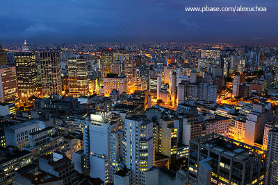 Vista noturna de So Paulo a partir do Edifcio Itlia_0821-2