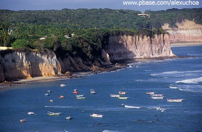 praia de pipa clssico barcos pano.jpg