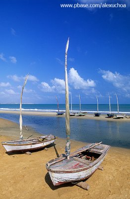 Barcos na praia de Munda, Trairi, CE