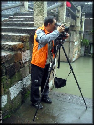 One of the three professional photographers from northeast of China, spends 3 full days in Wuzhen