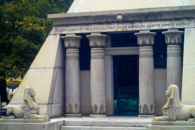 Private Tut's Tomb in Color