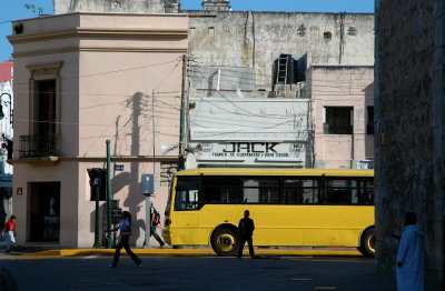 Yellow bus - Mrida