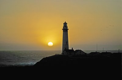 Pidgen Point Lighthouse 2.jpg