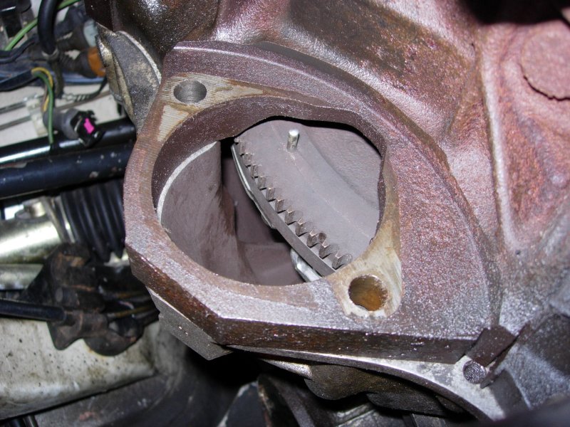 Flywheel timing pin in Starter Hole.jpg