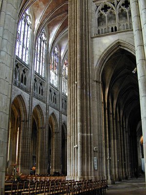 16 Transept and Nave Arcading 9503405.jpg