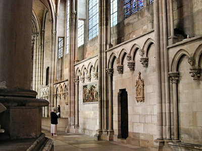 24 North Choir Aisle 9503402.jpg