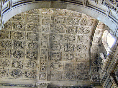 24 Ceiling of Chapelle Sainte-Croix 9504947.jpg