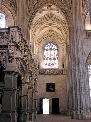 17 South Transept and Rood Screen 88001976.jpg