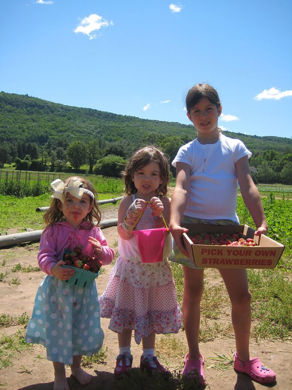 girls2_farmingtonCT.jpg