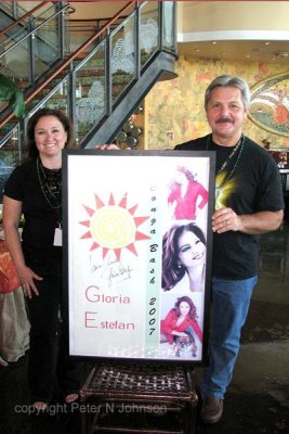 Susan S & Dan with their auction prize