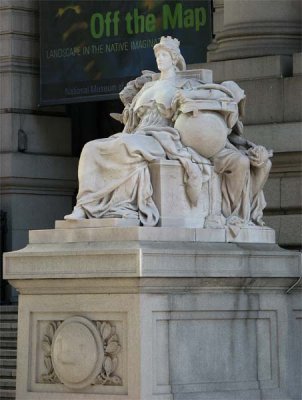 Staue in front on Nat. Museum of the American Indian