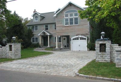230 West Islip Rd with driveway