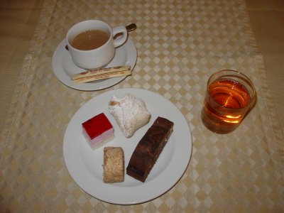 moscow hotel ukraine buffet breakfast