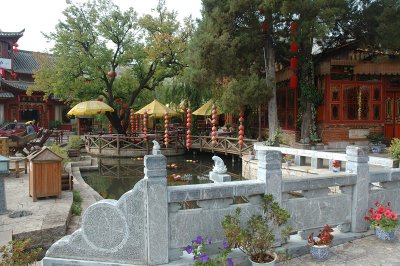 Pond in front the Hotel