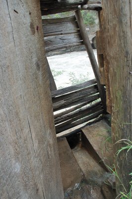 A Bathroom Near Tiger Leaping Rock