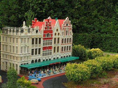 Lego cafe.jpg