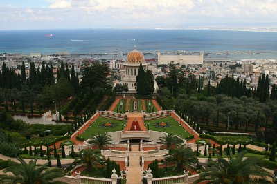 Haifa:Bahaii Garden, AzColt