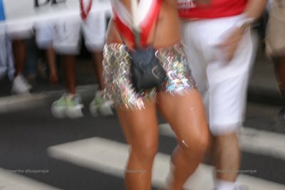 sambando na rua