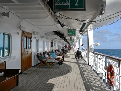 MS Zaandam Promanade Deck.jpg