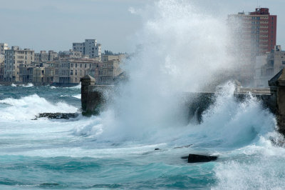 Waves on the Malecon