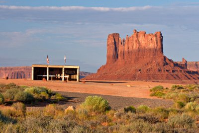  Vendors stand & Stagecoach