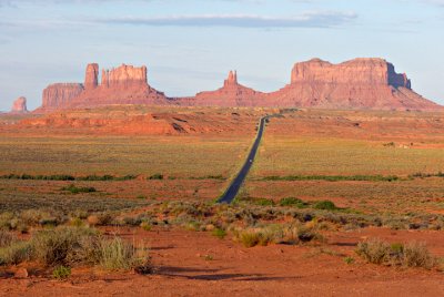 Road to Monument Valley