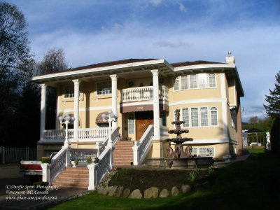 Italian villa in Canada