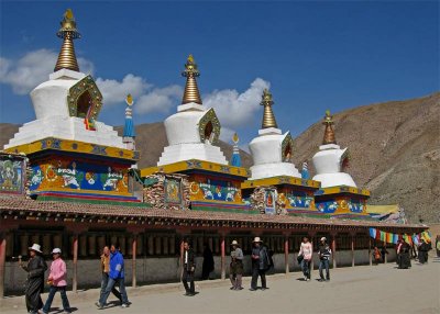 Chortens near Yushu