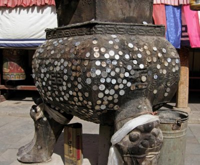 Incense urn