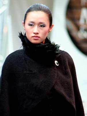 Victorin College 2007 FASHION SHOW012.jpg