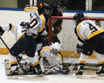 QnsVsWindsor W-Hockey 00191.JPG