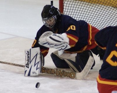 QnsVsWindsor W-Hockey 00237.JPG