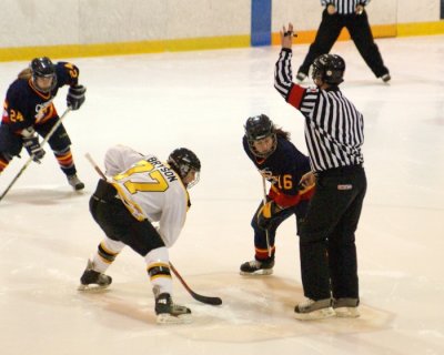 Queen's vs Waterloo W-Hockey 03-04-07