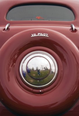 Old Ford V8.jpg