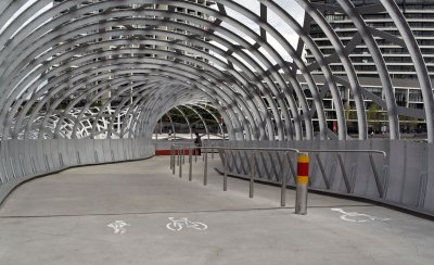 Melbourne Docklands bridge.jpg