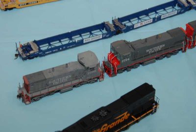 Liz Allens Crud meets the New Athearn MP15AC