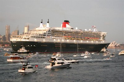 Queen Mary 2 in Sydney
